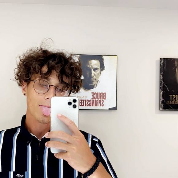 bobby_holder